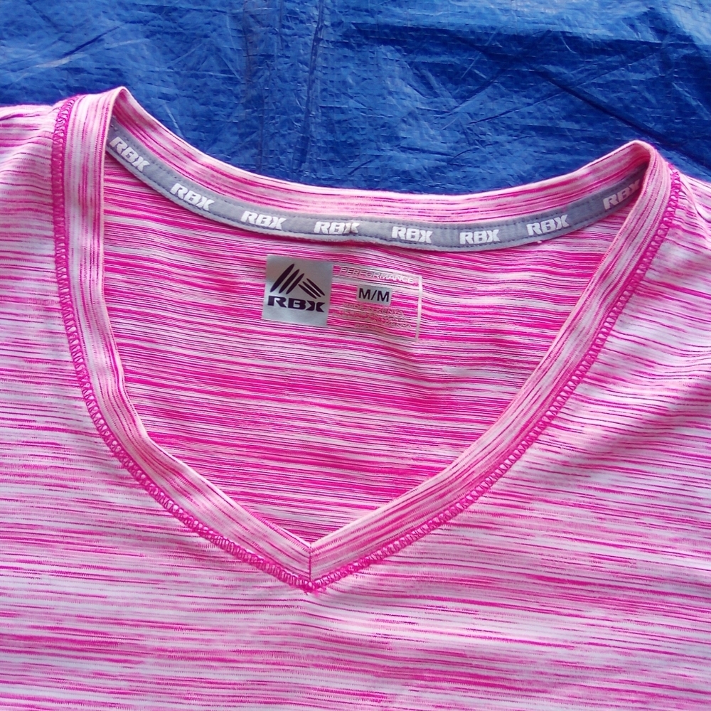 Reebok Women's Pink V-Neck Top - Picture 4 of 9